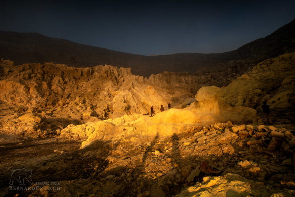 Abendlicht im Ijen Krater