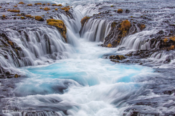 Brúarfoss der blaue Wasserfall von Island
