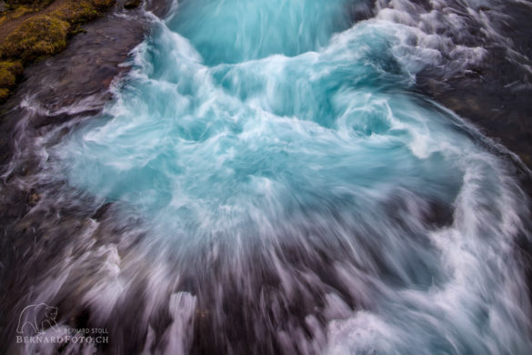Brúarfoss der blaue Wasserfall von Island